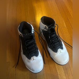 Nike Air Jordan Max Aura White Black Gold AQ9084-107 Basketball Shoe Mens, 9.5